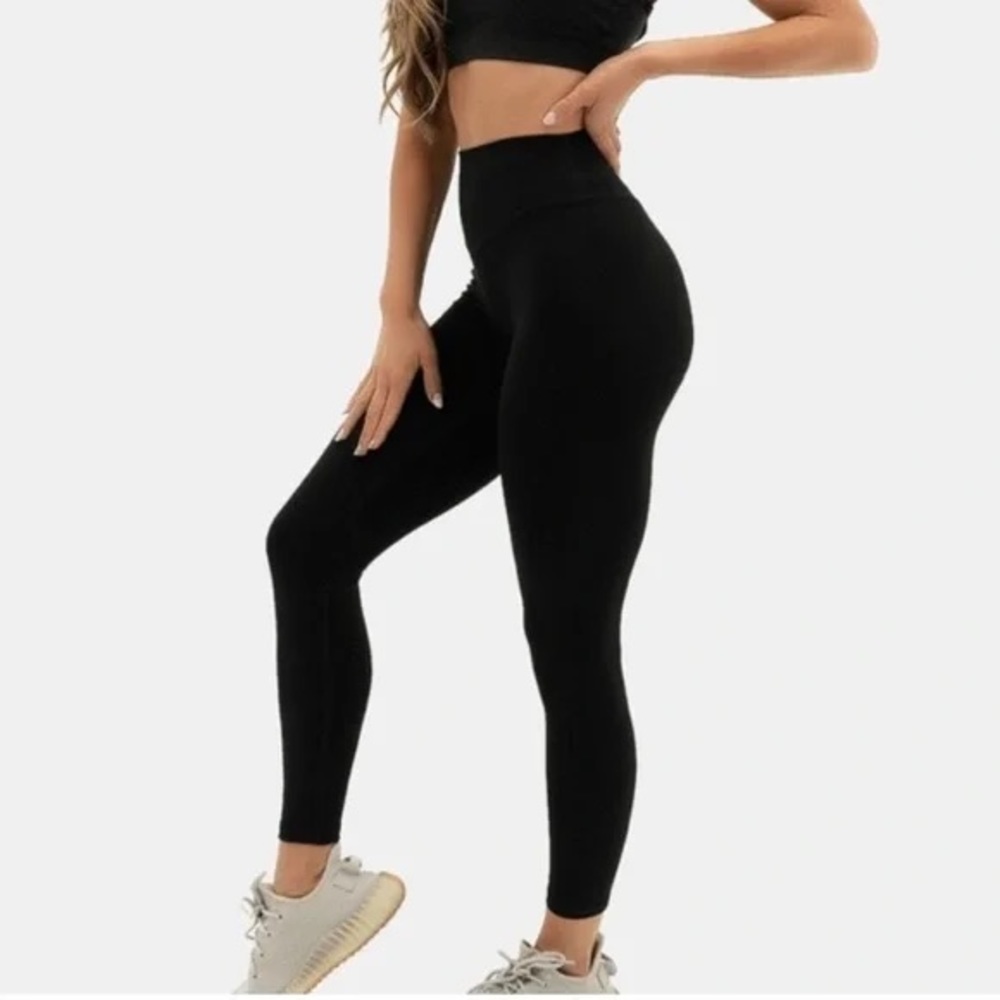 Balance Athletica Ascend Legging in Black